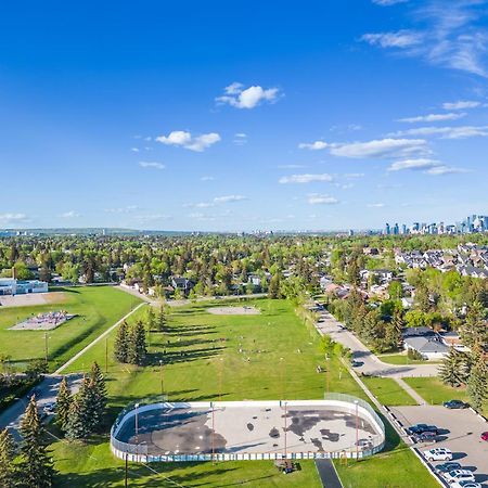 Apartament Stylish Unit In Historic Currie Calgary Zewnętrze zdjęcie