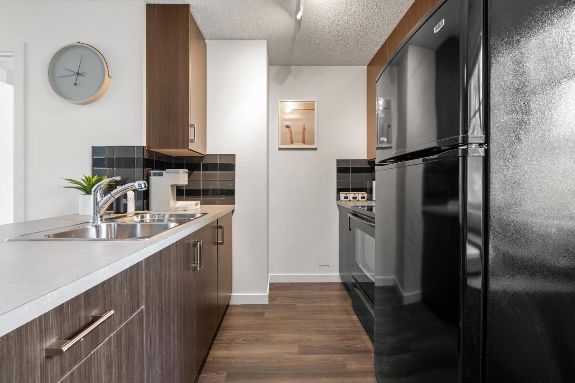 Apartament Stylish Unit In Historic Currie Calgary Zewnętrze zdjęcie