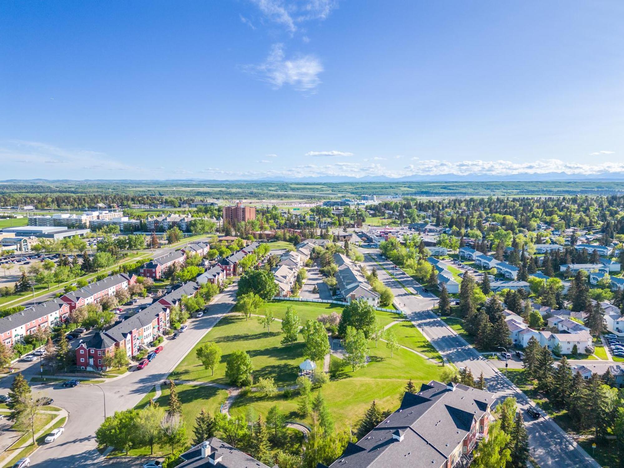 Apartament Stylish Unit In Historic Currie Calgary Zewnętrze zdjęcie