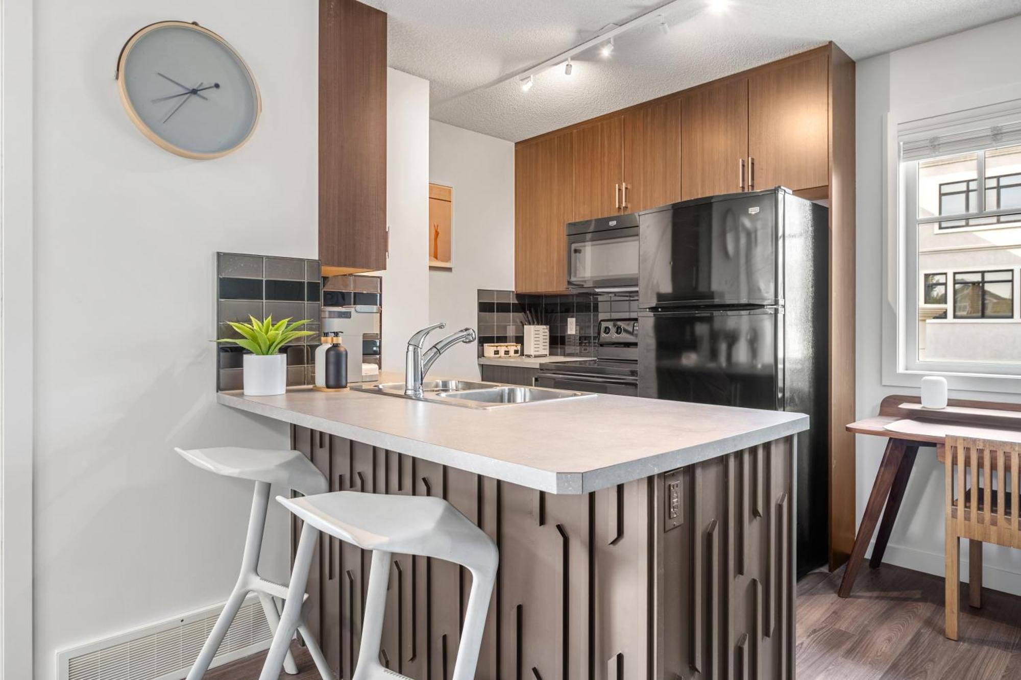 Apartament Stylish Unit In Historic Currie Calgary Zewnętrze zdjęcie