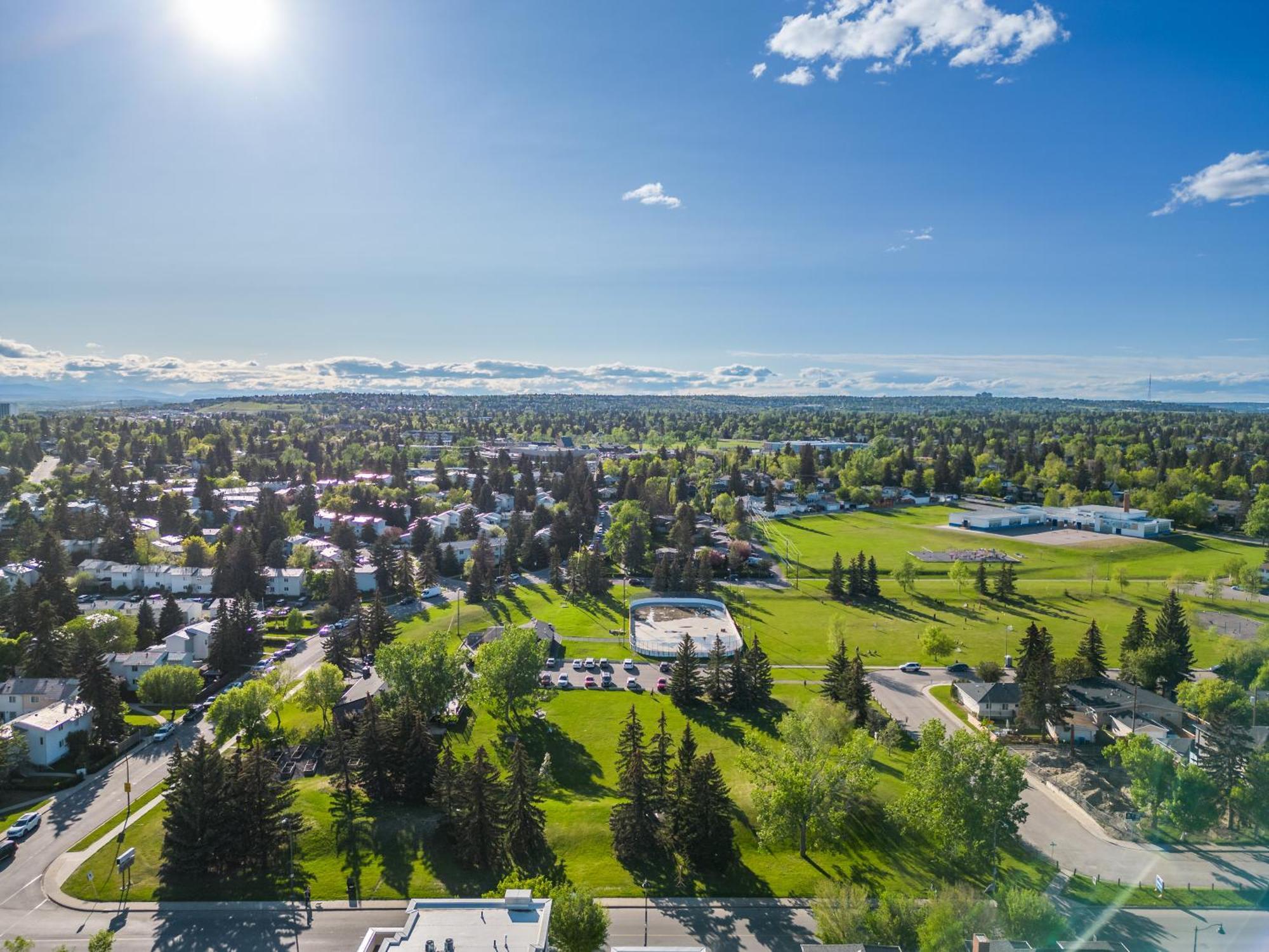 Apartament Stylish Unit In Historic Currie Calgary Zewnętrze zdjęcie